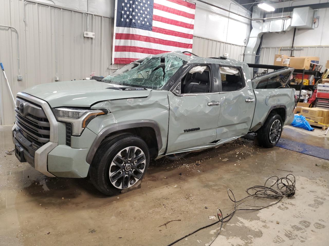 TOYOTA TUNDRA CREWMAX LIMITED