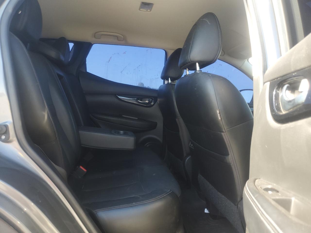 NISSAN ROGUE SPORT S