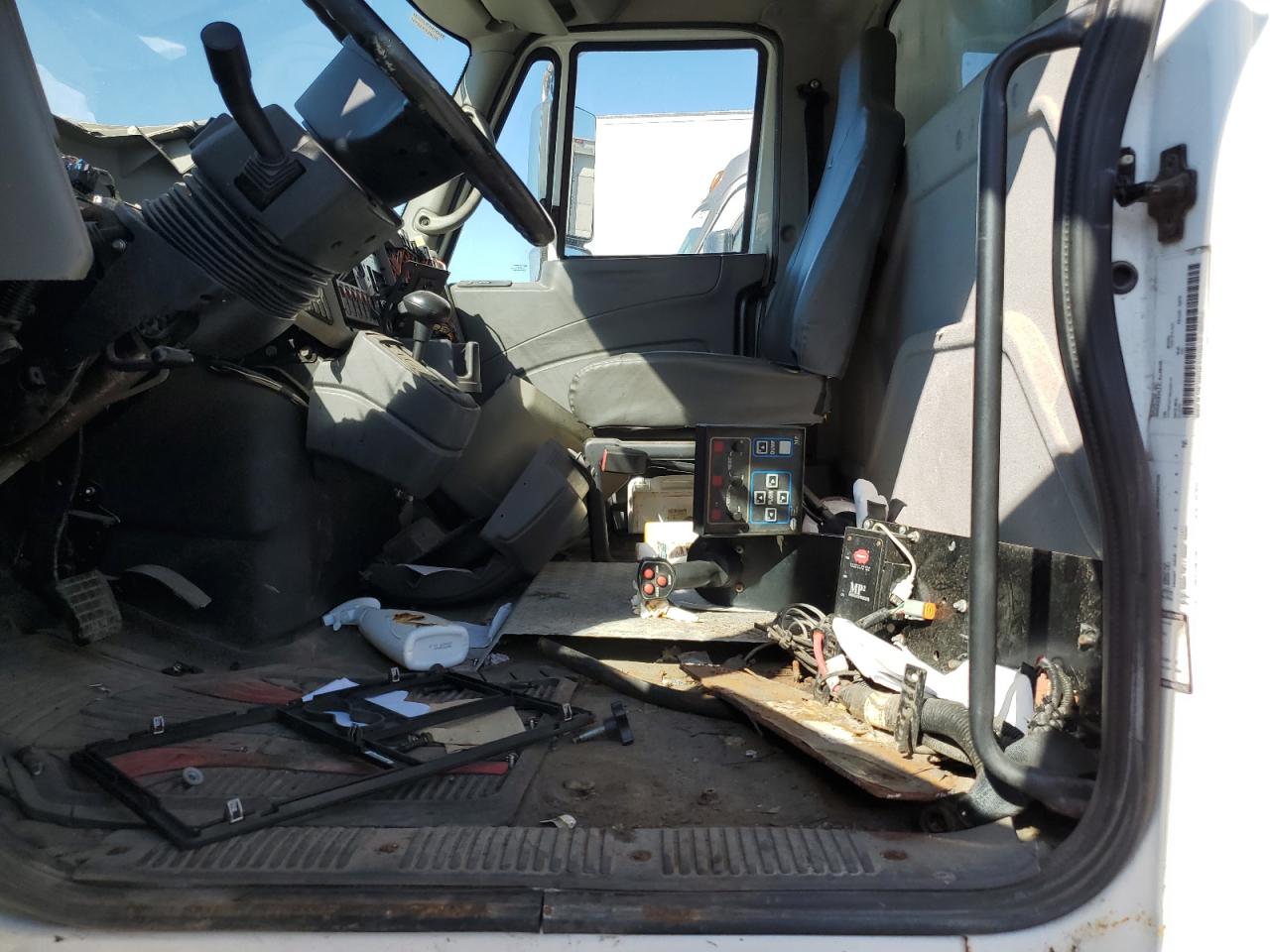 Lot #3283880428 2011 INTERNATIONAL 7000 7500