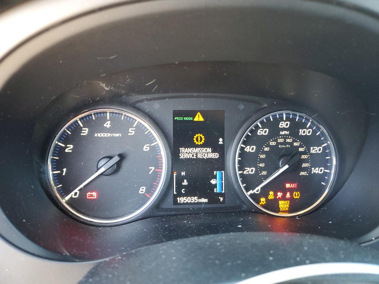 MITSUBISHI OUTLANDER SE