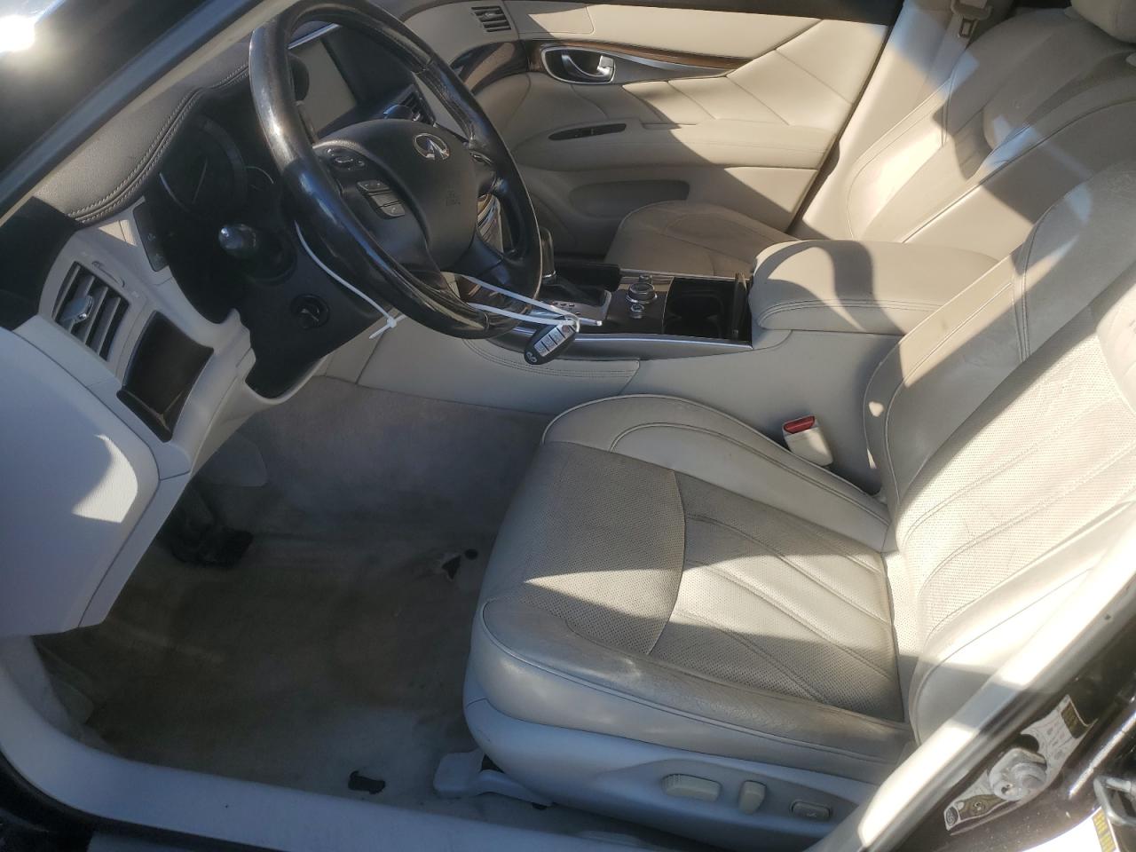 INFINITI M37 X