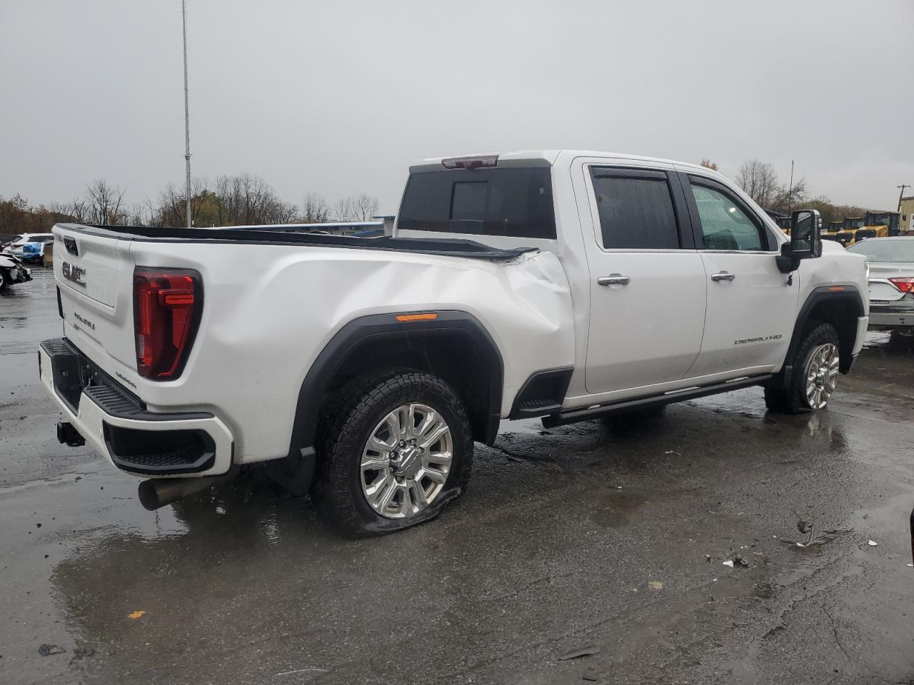 GMC SIERRA K2500 DENALI