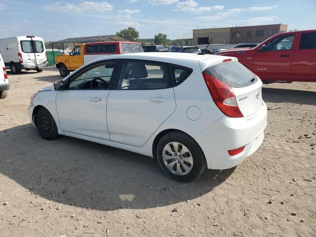 2015 Hyundai Accent Gs white hatchback gas KMHCT5AEXFU230220 photo #3