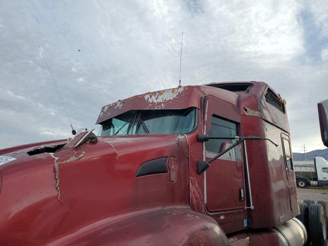 Lot #3276619065 2011 KENWORTH CONSTRUCTI