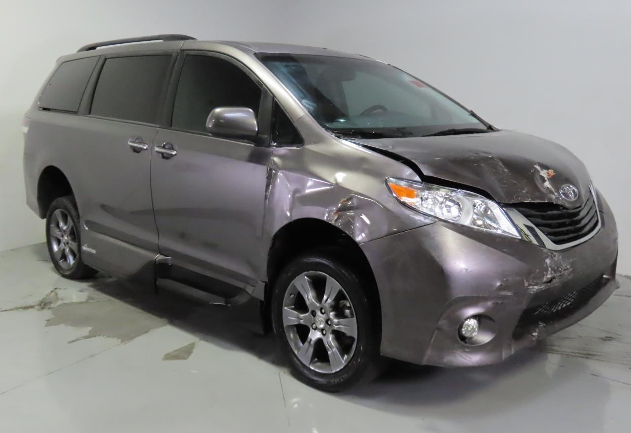 TOYOTA SIENNA SPORT