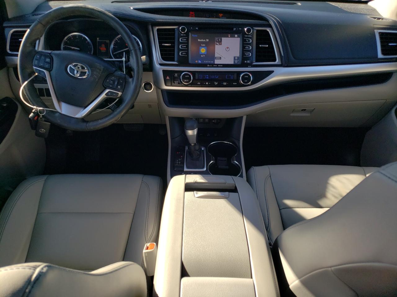 TOYOTA HIGHLANDER SE