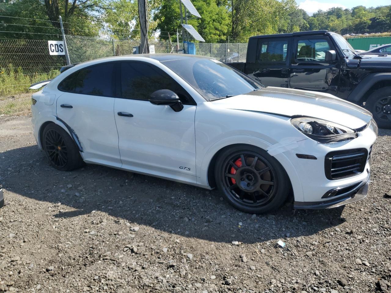 PORSCHE CAYENNE GTS COUPE