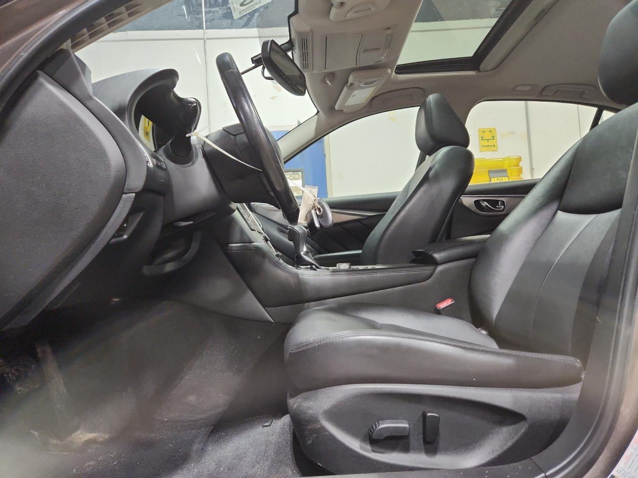 INFINITI Q50 PREMIUM