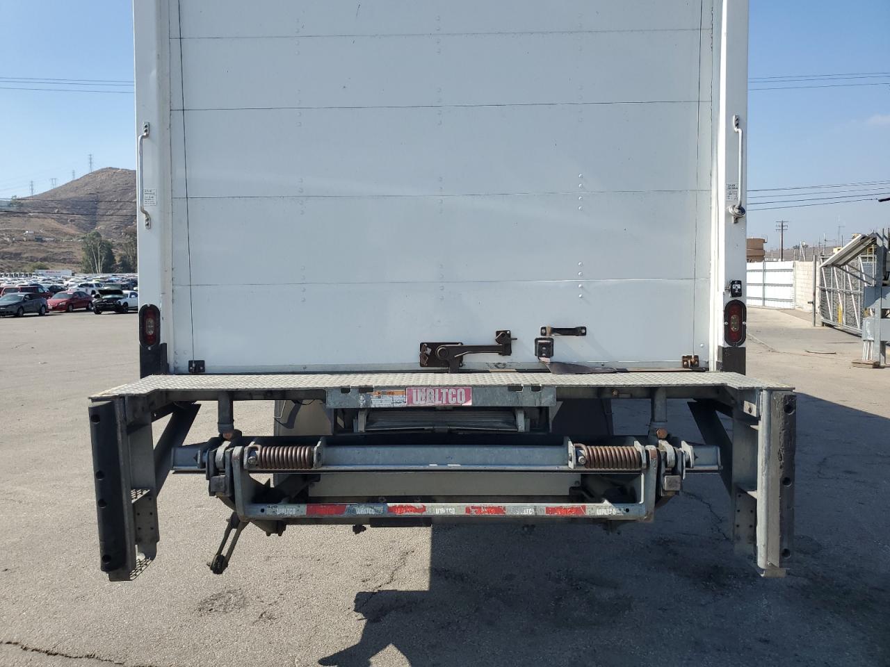 Lot #3274023491 2016 INTERNATIONAL 4300