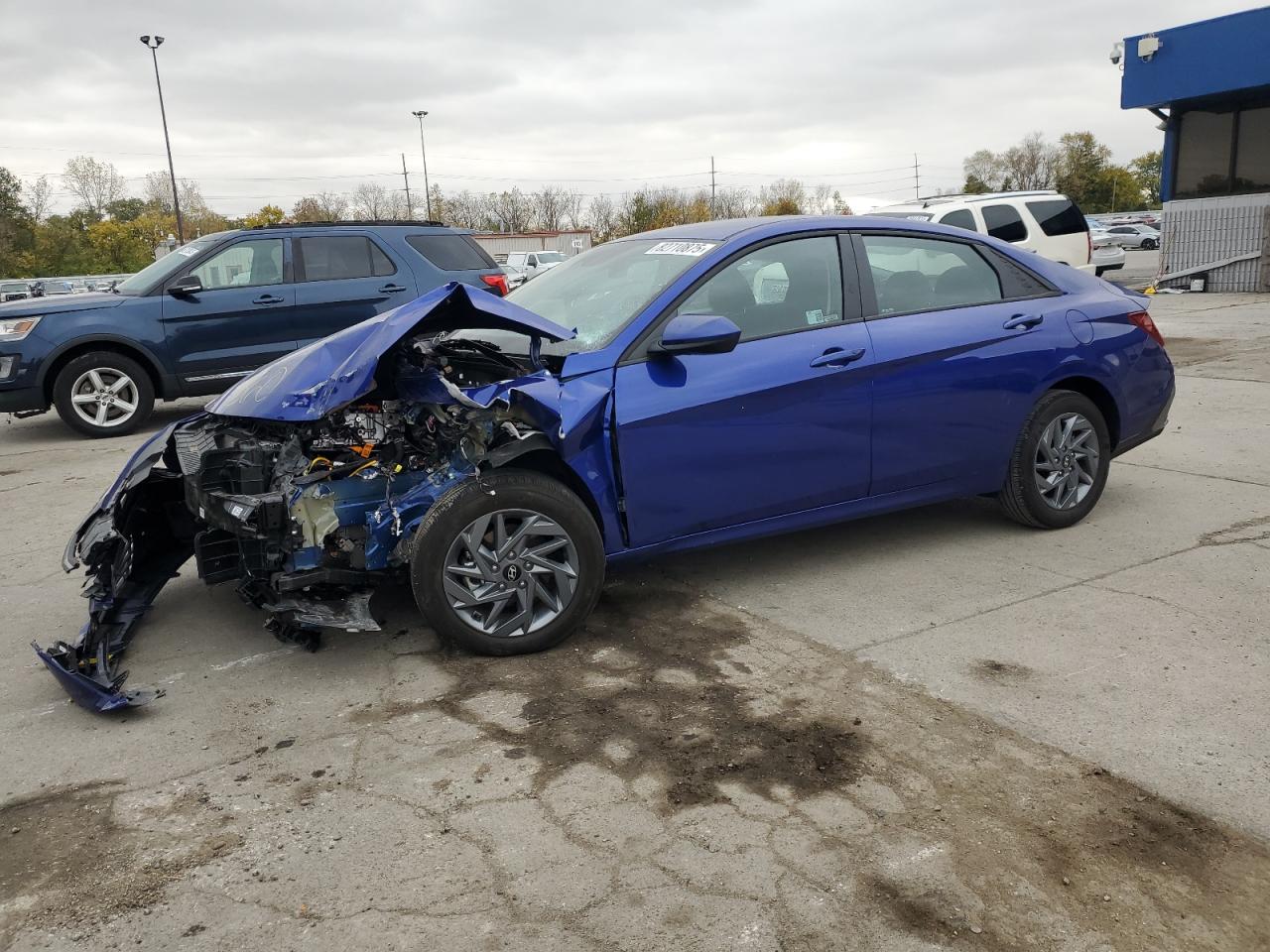 HYUNDAI ELANTRA BLUE