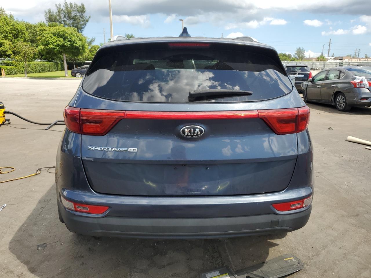 KIA SPORTAGE LX
