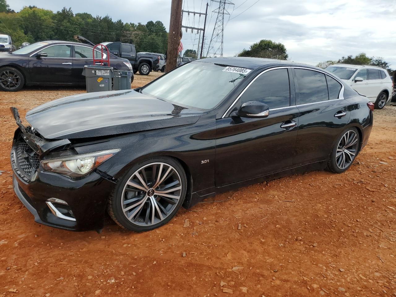 INFINITI Q50 LUXE