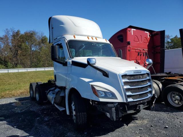 FREIGHTLINER CASCADIA 1