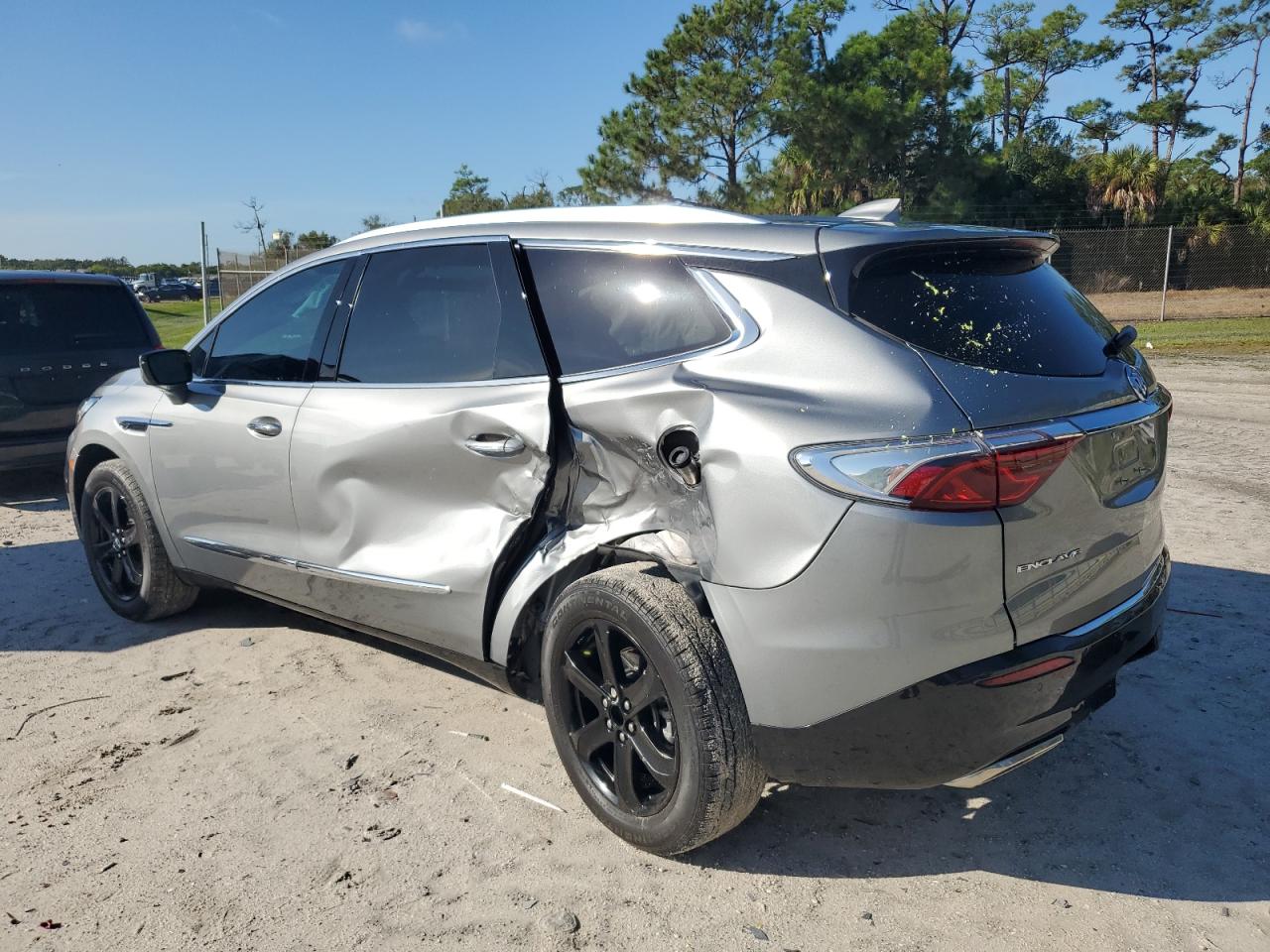 BUICK ENCLAVE ESSENCE