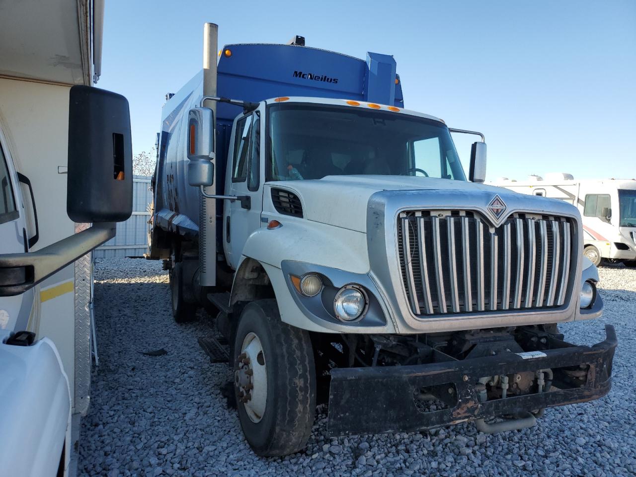 Lot #3268919214 2008 INTERNATIONAL 7000 7400