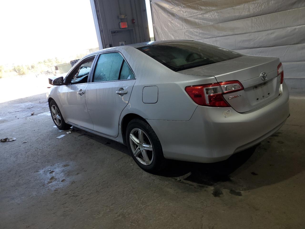 TOYOTA CAMRY BASE