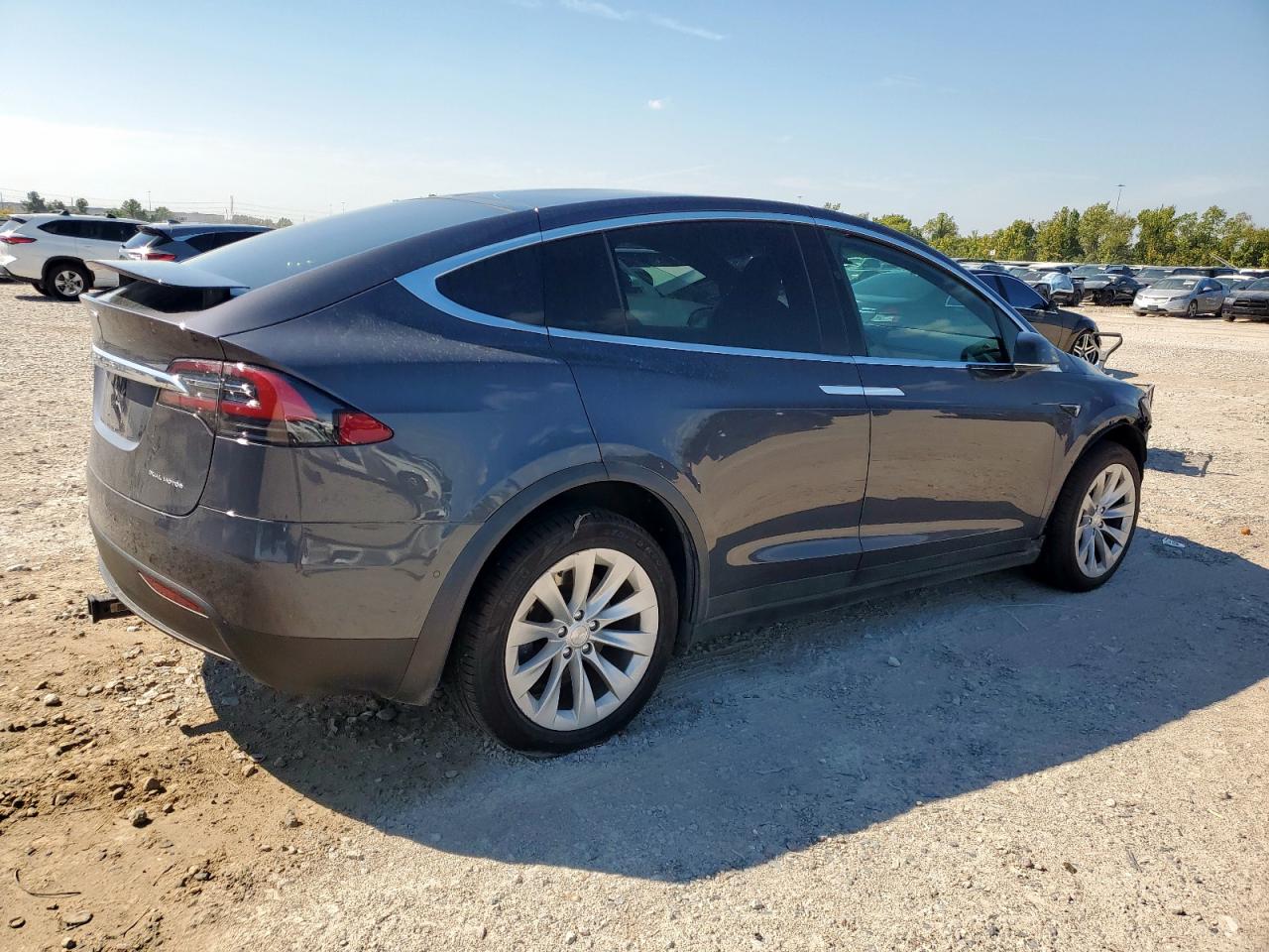 TESLA MODEL X