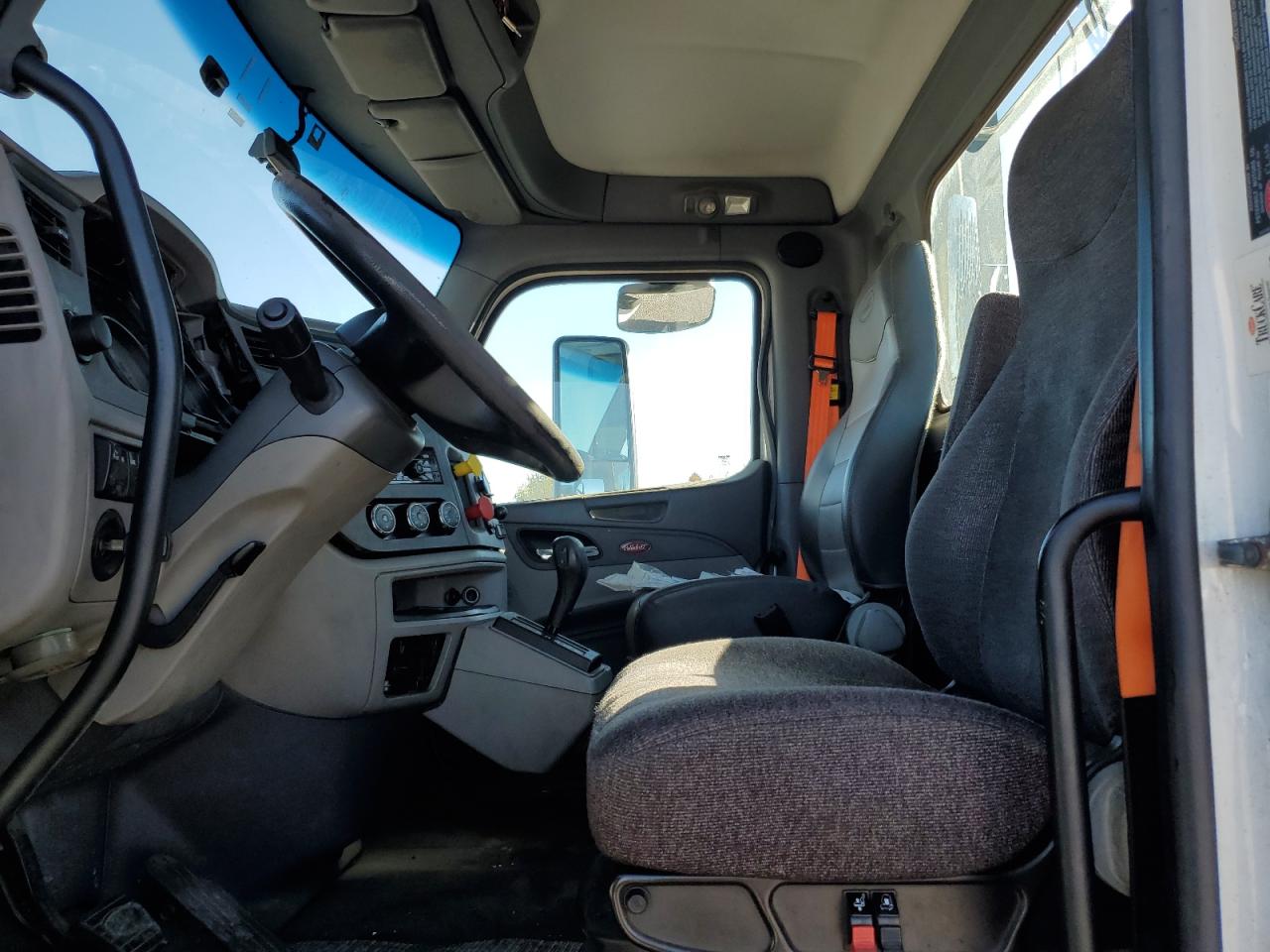 Lot #3312684158 2015 PETERBILT 579