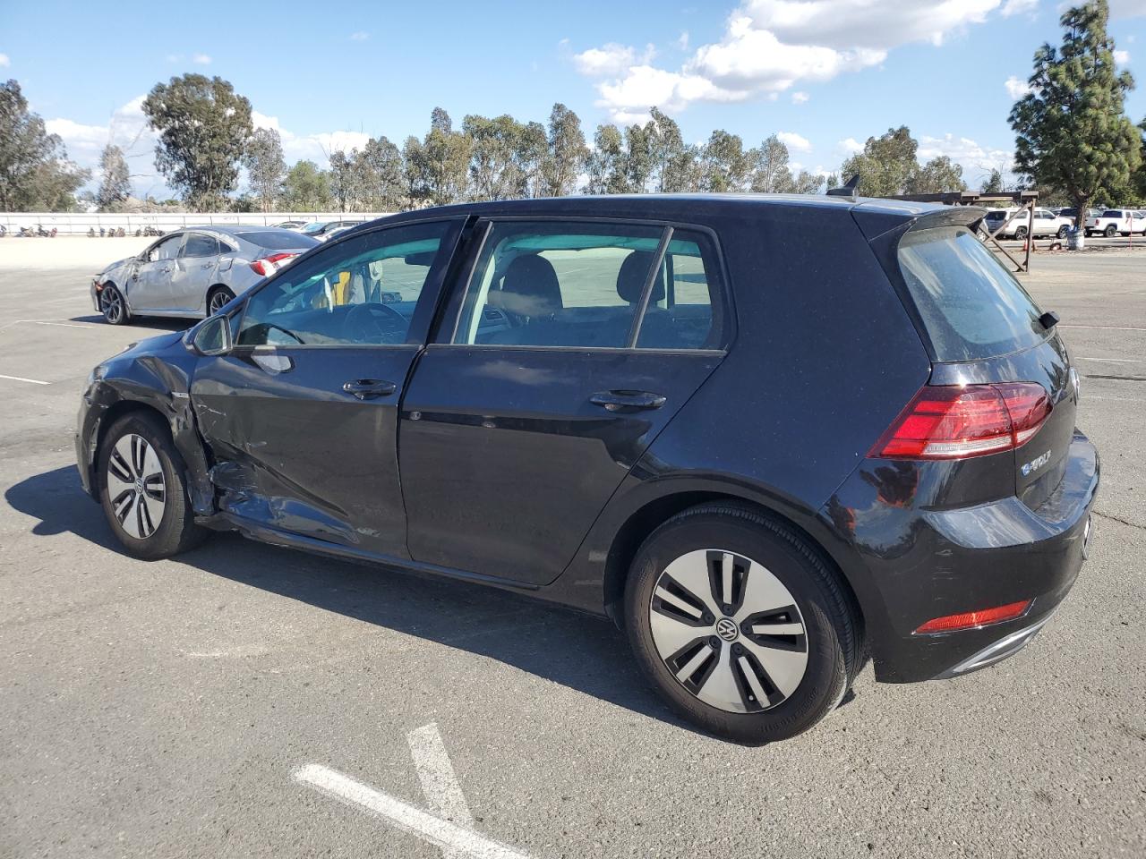 VOLKSWAGEN E-GOLF SE