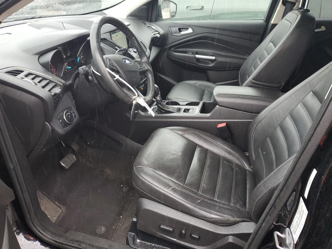 FORD ESCAPE TITANIUM