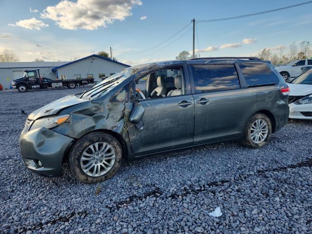 Global Auto Auctions: 2012 TOYOTA SIENNA XLE