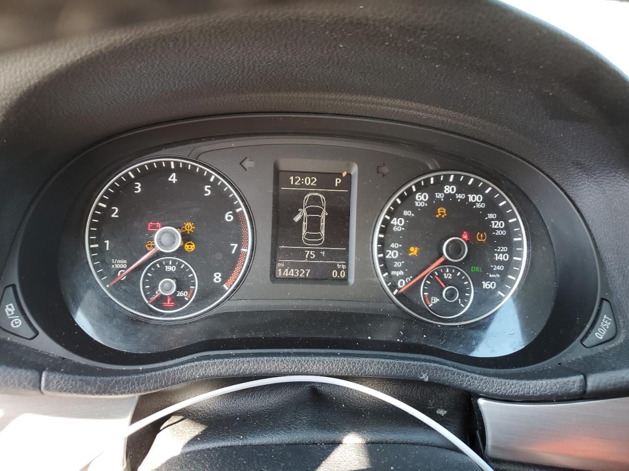 VOLKSWAGEN PASSAT SE