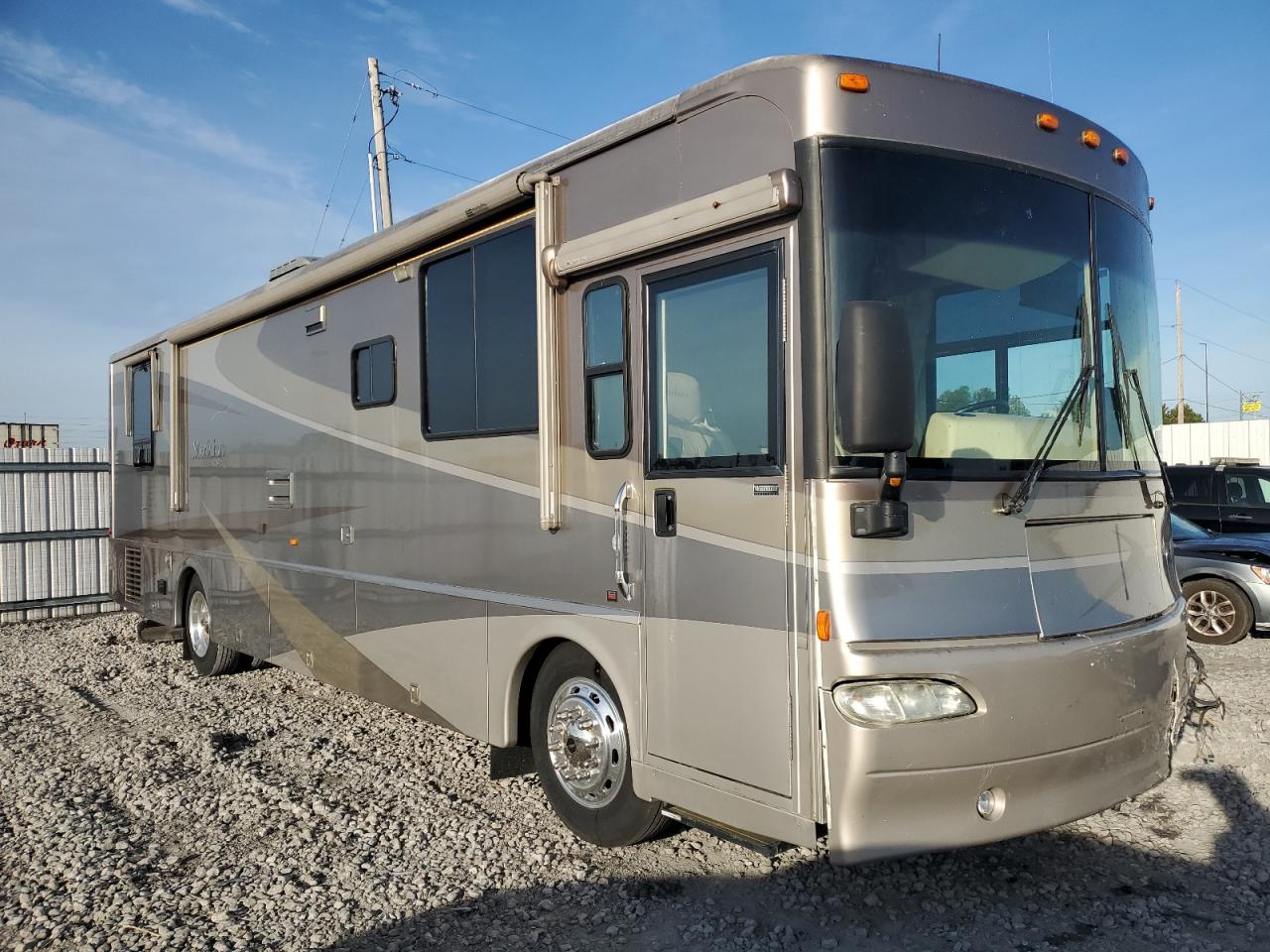 Lot #3273831353 2004 FREIGHTLINER MERIDIAN