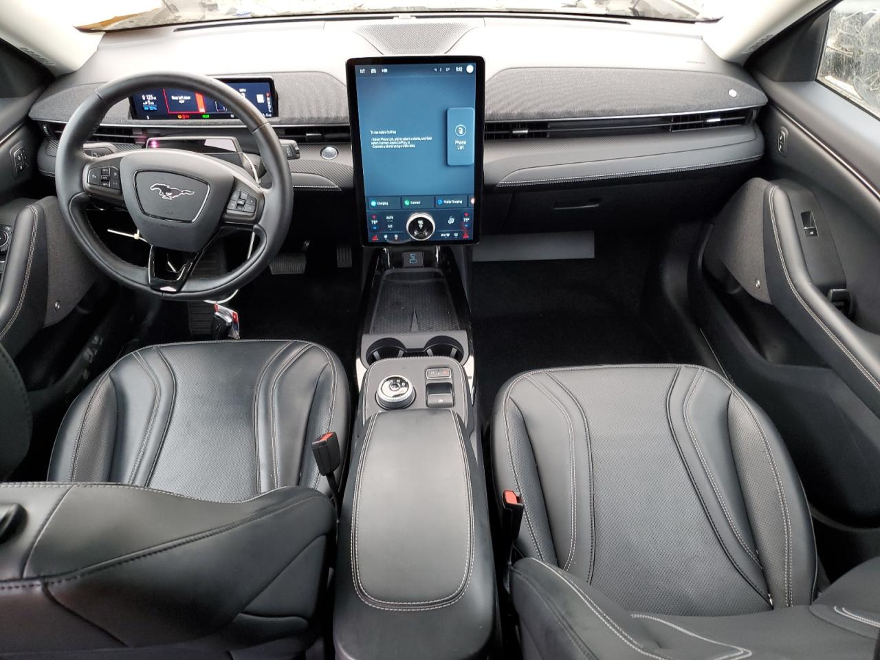 FORD MUSTANG PREMIUM