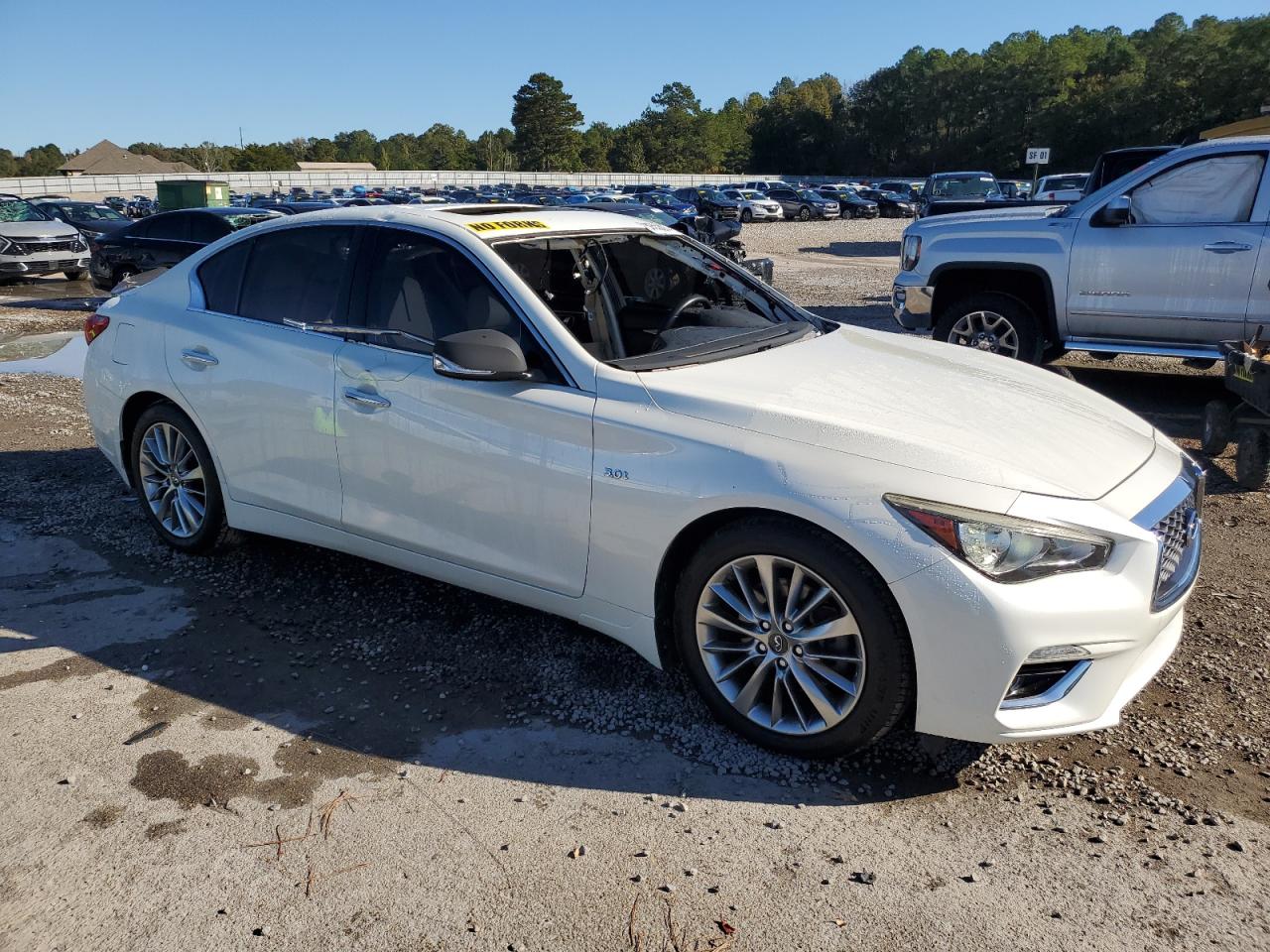 INFINITI Q50 LUXE