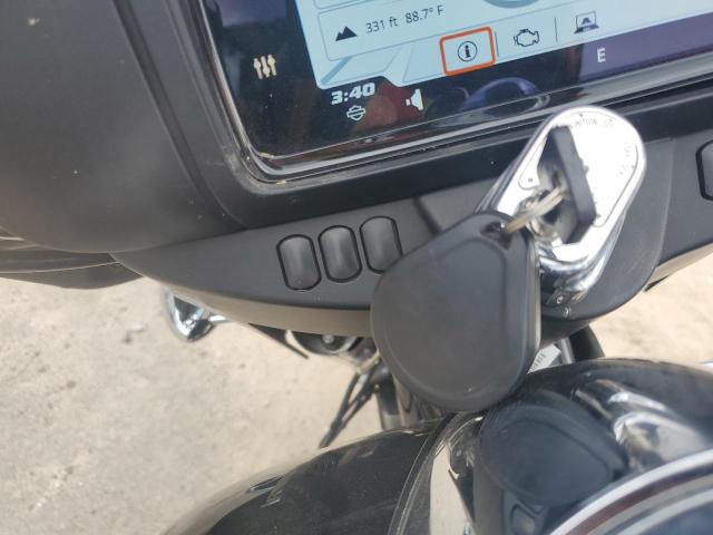 2021 HARLEY-DAVIDSON FLHX - 1HD1KBC11MB648874