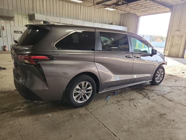 2021 TOYOTA SIENNA XLE - 5TDYRKECXMS016460