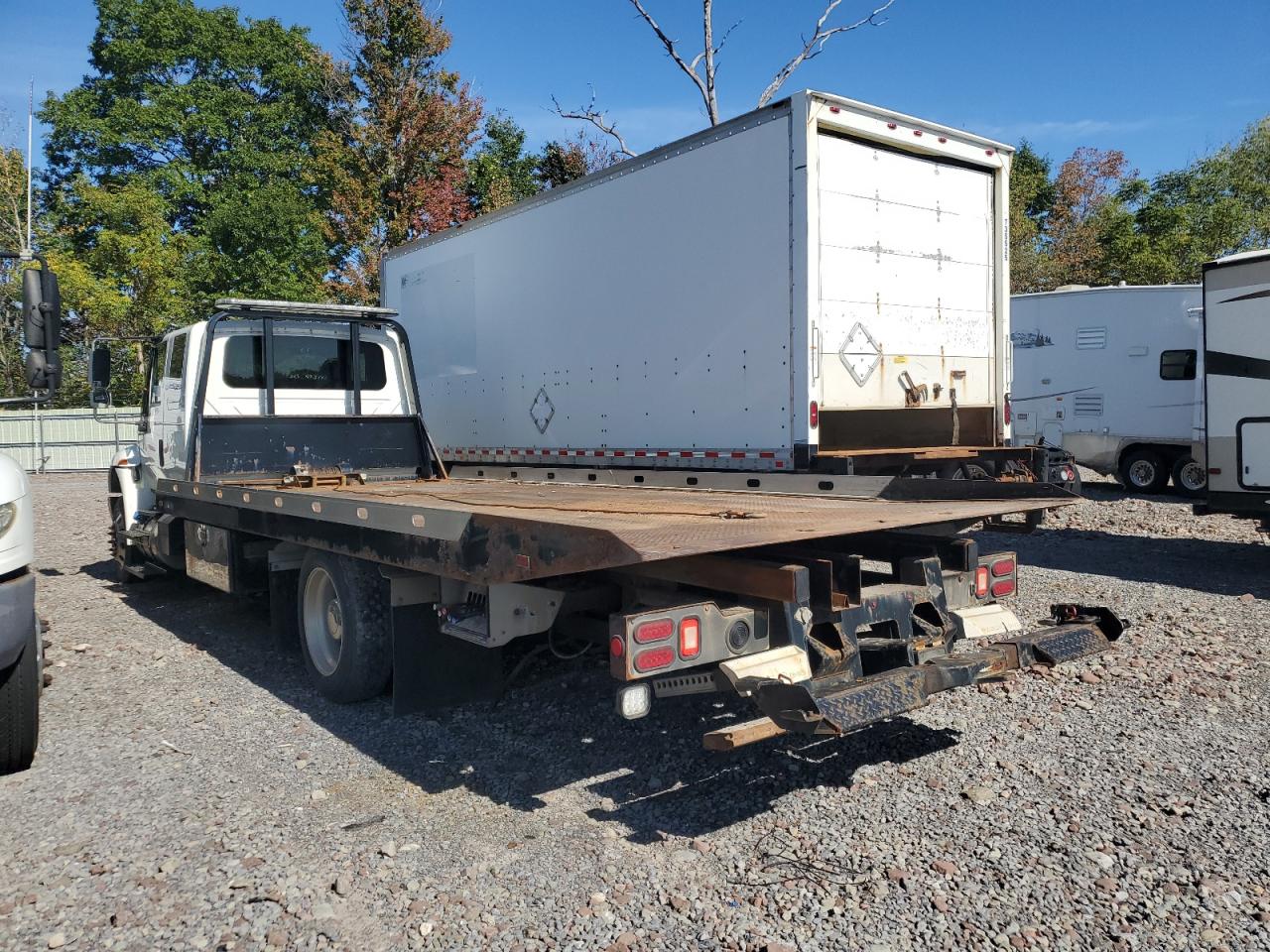 Lot #3263641724 2017 INTERNATIONAL 4300