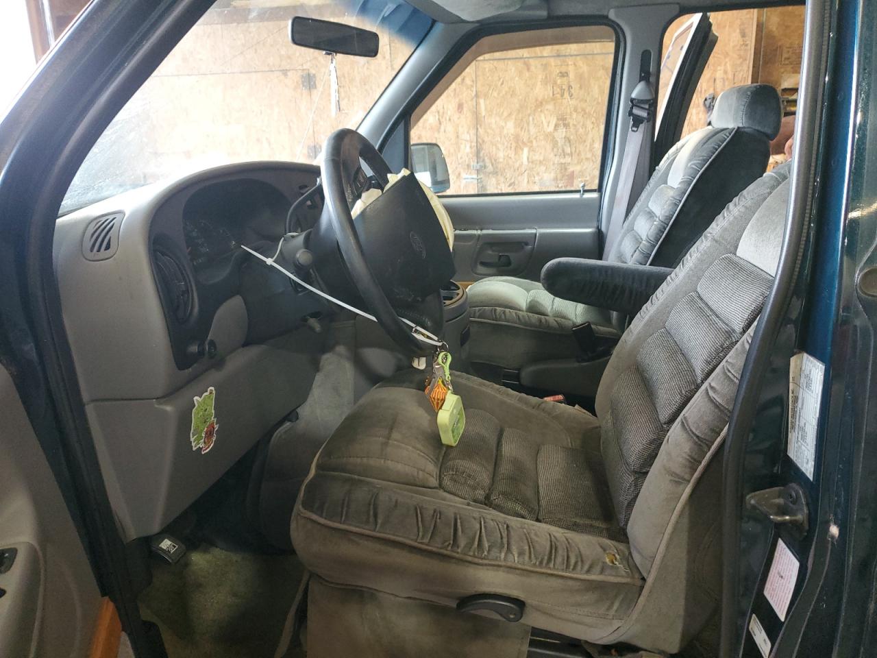 Lot #3298101200 1998 FORD ECONOLINE