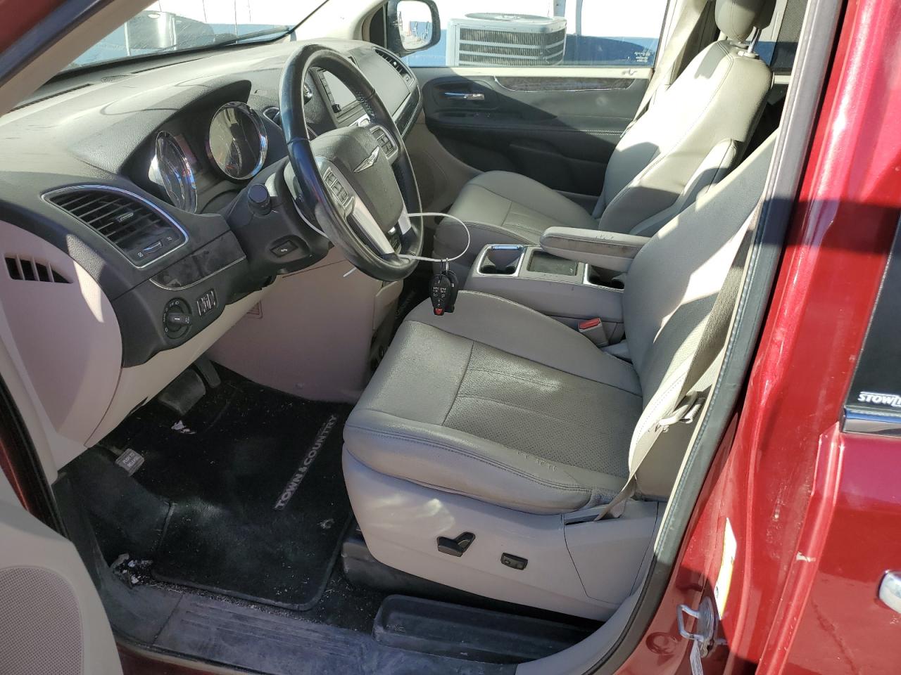 CHRYSLER TOWN & COUNTRY TOURING L