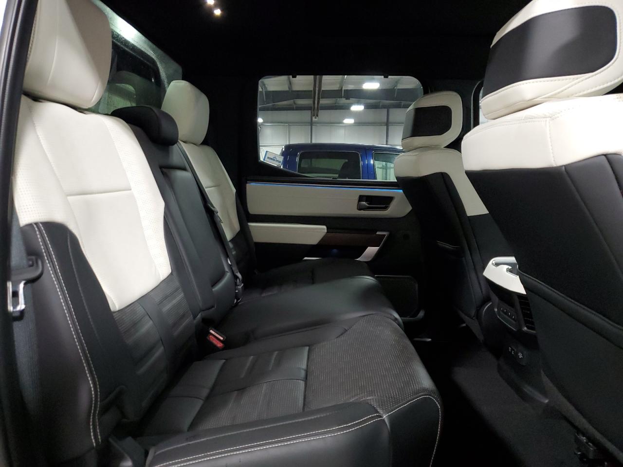 TOYOTA TUNDRA CREWMAX CAPSTONE