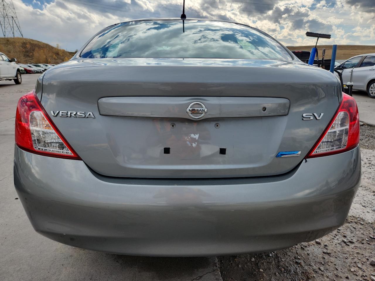 NISSAN VERSA S