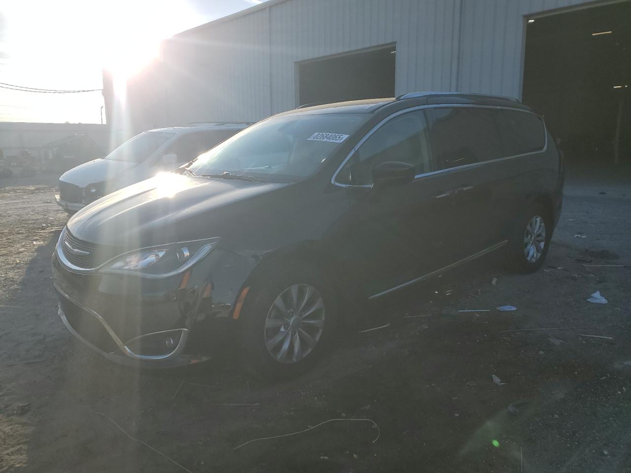 Lot #3302885914 2018 CHRYSLER PACIFICA T