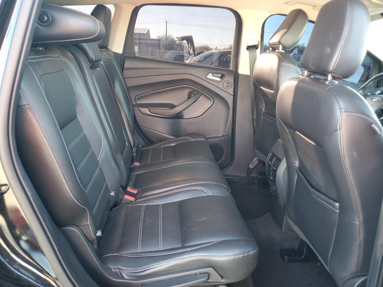 FORD ESCAPE TITANIUM