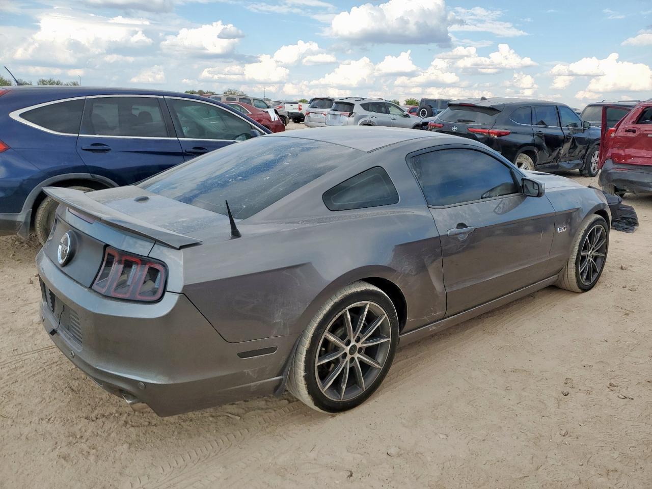 FORD MUSTANG GT