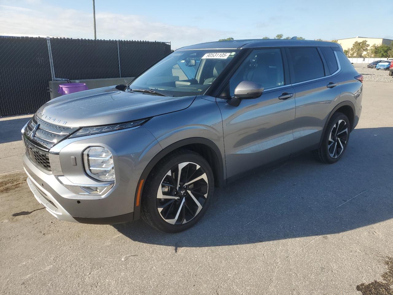 MITSUBISHI OUTLANDER SE