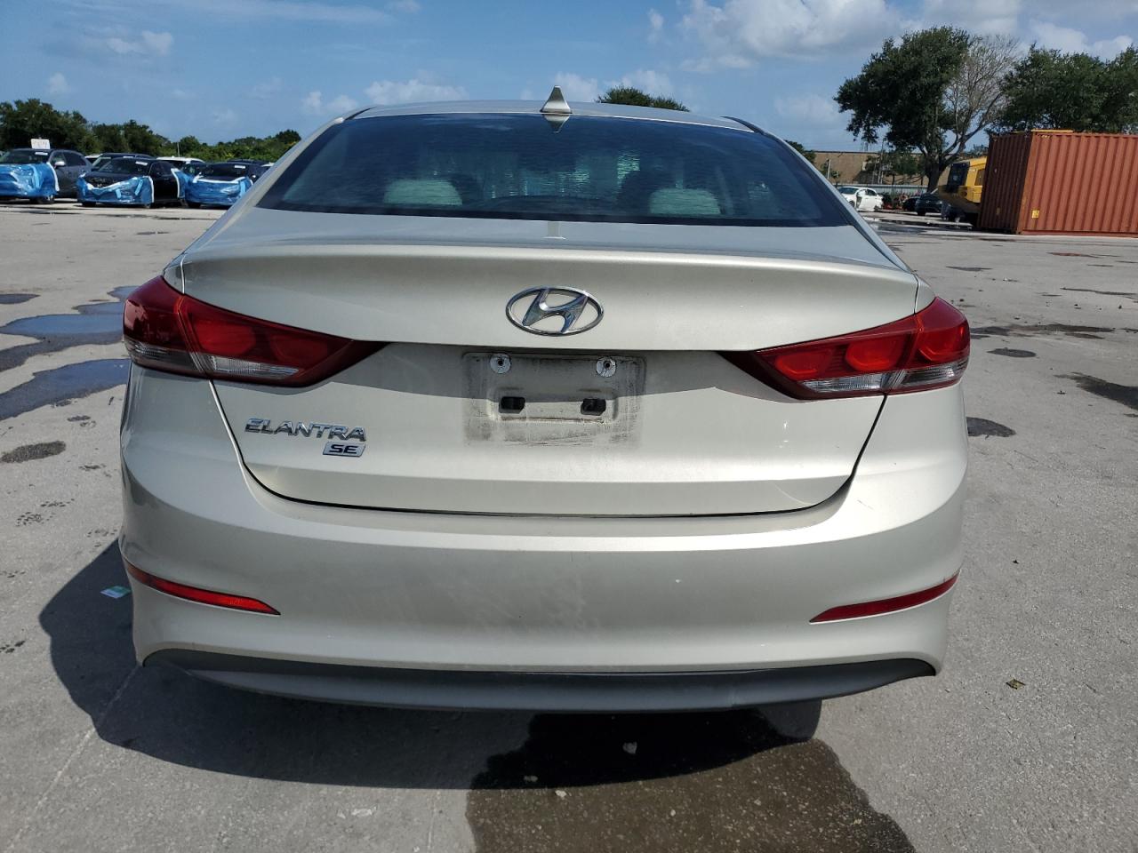 HYUNDAI ELANTRA SE