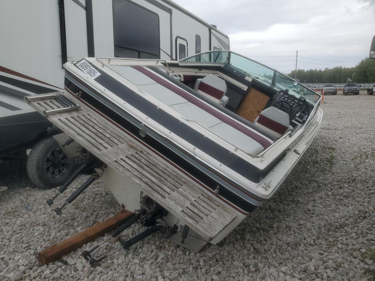 Lot #3274648812 1985 FORMULA BOAT