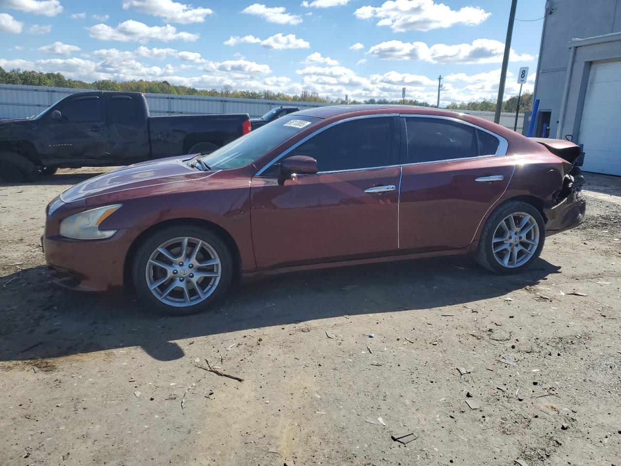 NISSAN MAXIMA S