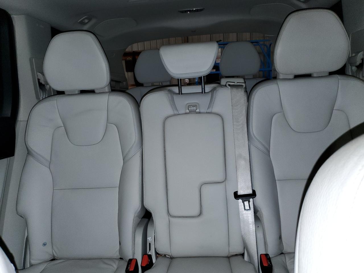 VOLVO XC90 T8 MOMENTUM