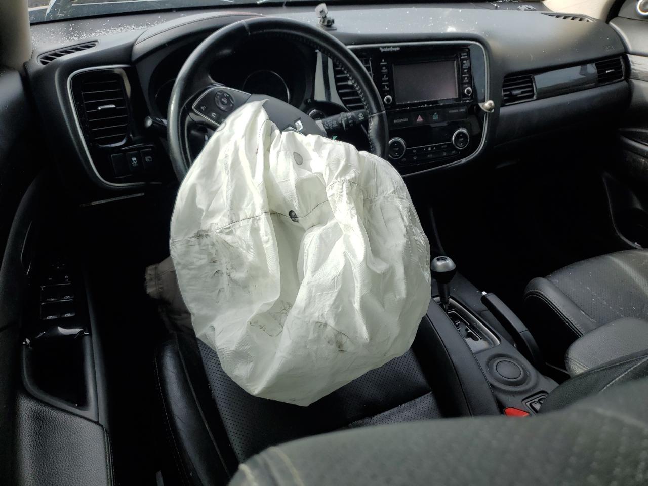 MITSUBISHI OUTLANDER SE