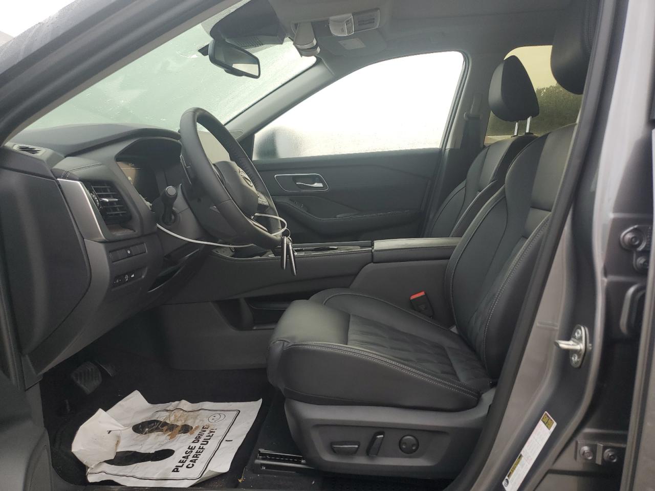 NISSAN ROGUE PLATINUM