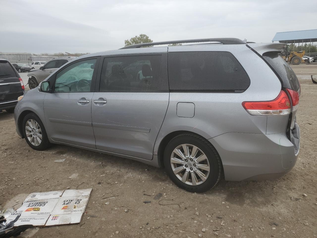 TOYOTA SIENNA XLE
