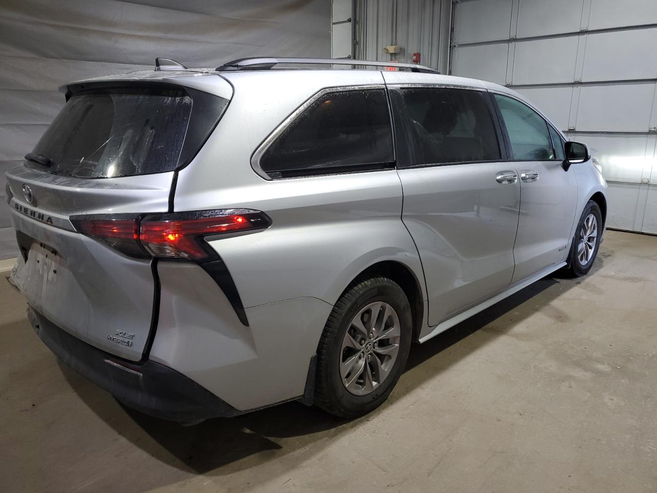 TOYOTA SIENNA XLE