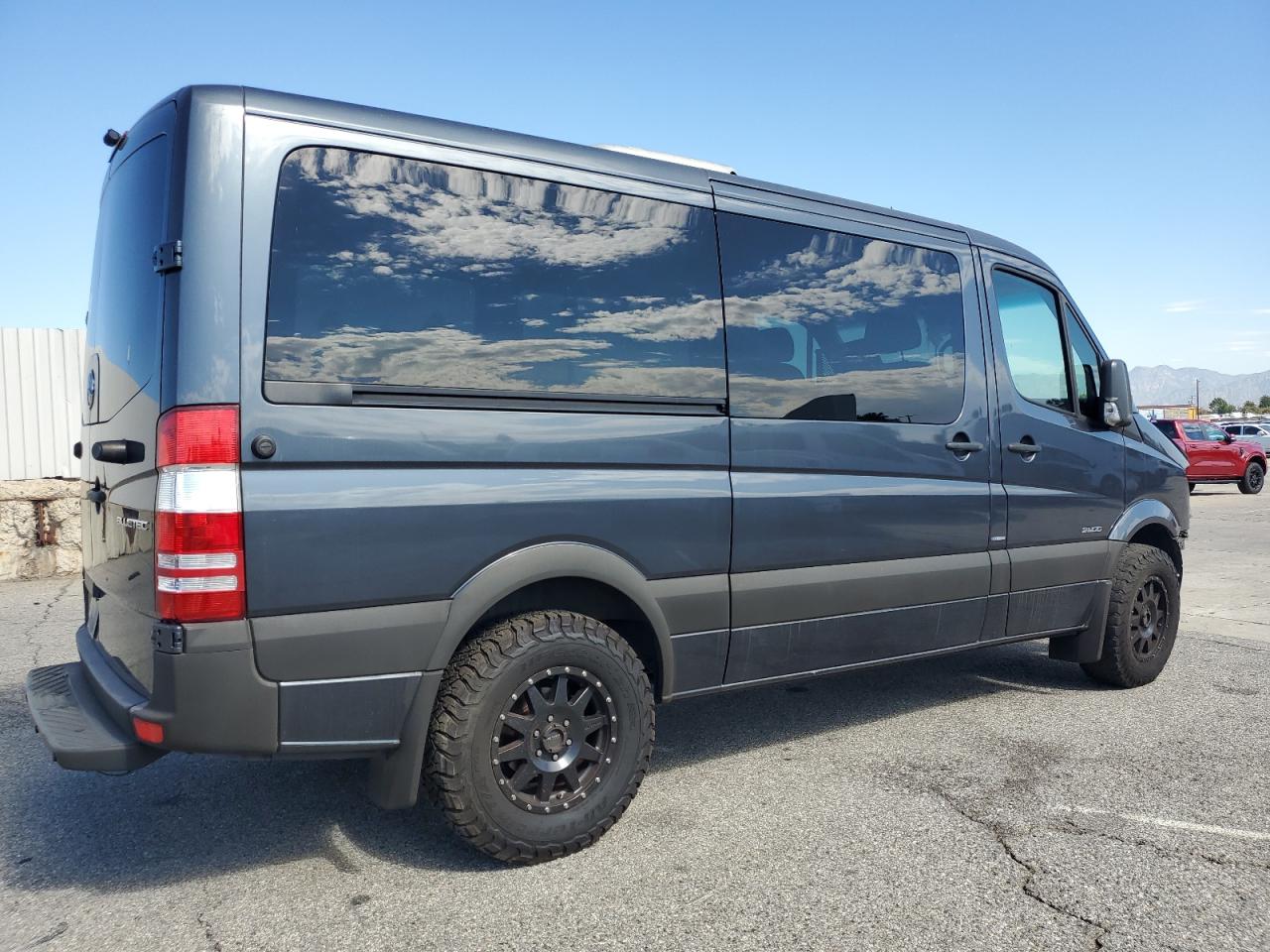 MERCEDES-BENZ SPRINTER 2500