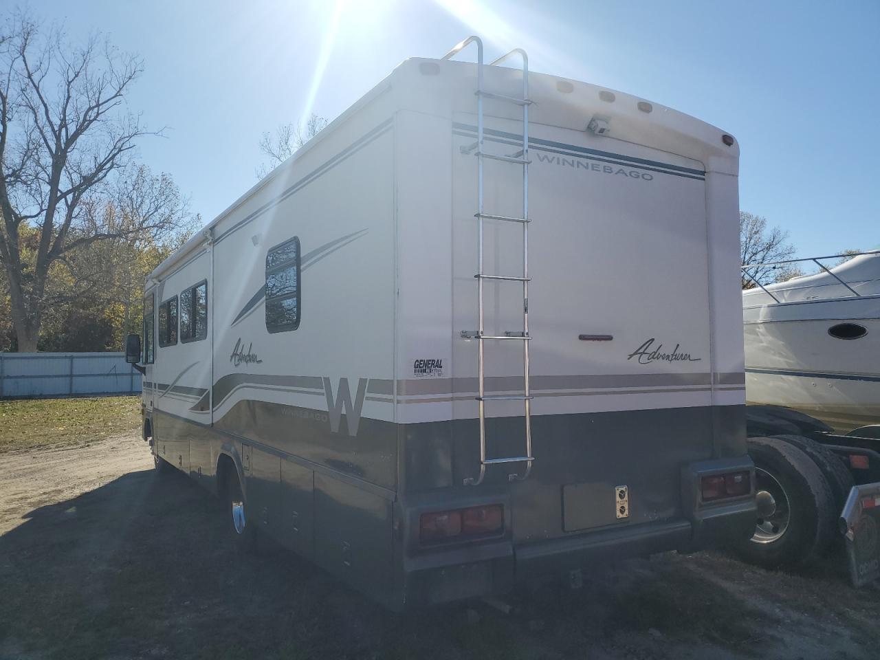 Lot #3282369306 2002 WINNEBAGO ADVENTURER